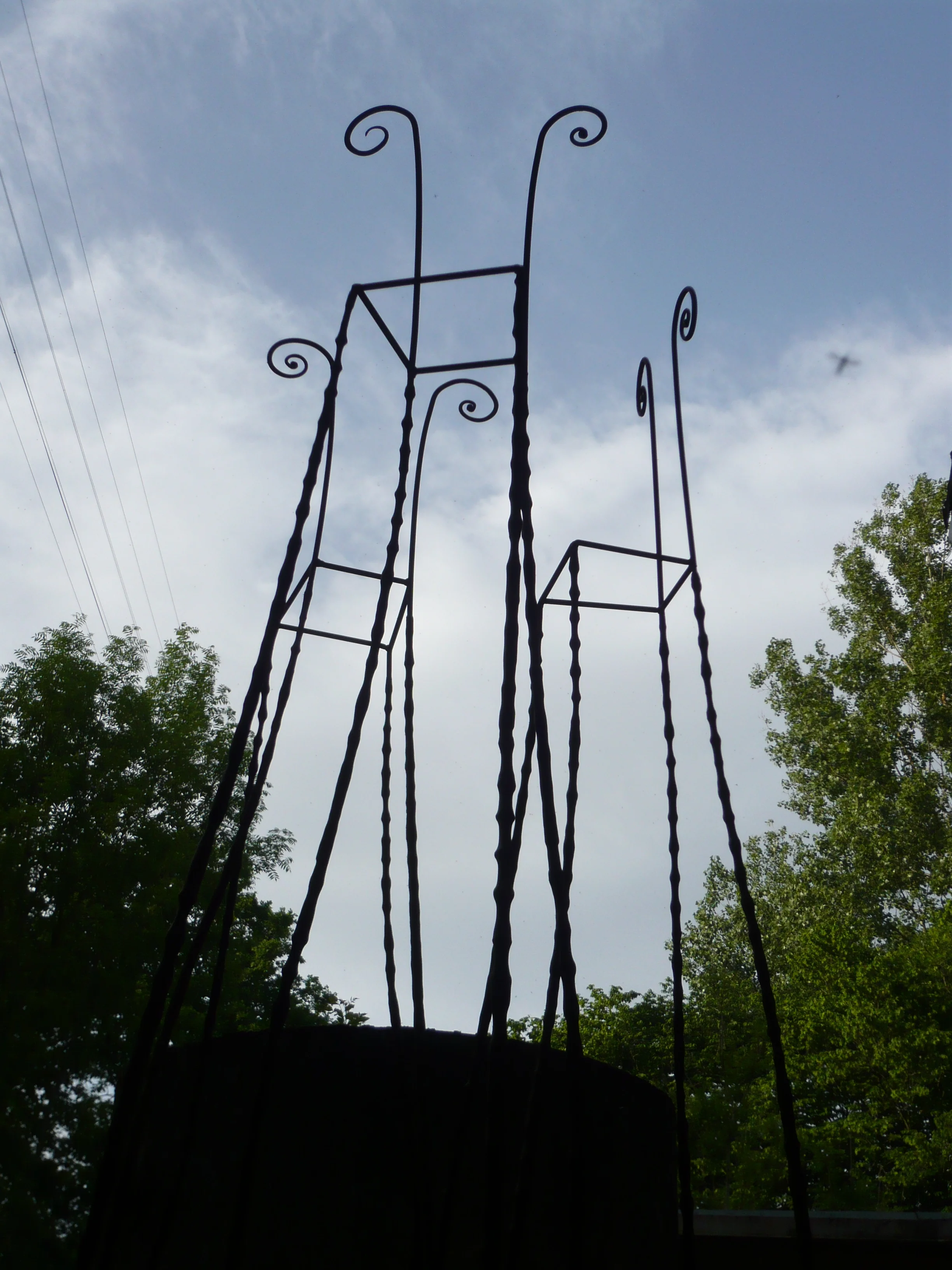 sculpture chaises2.jpg