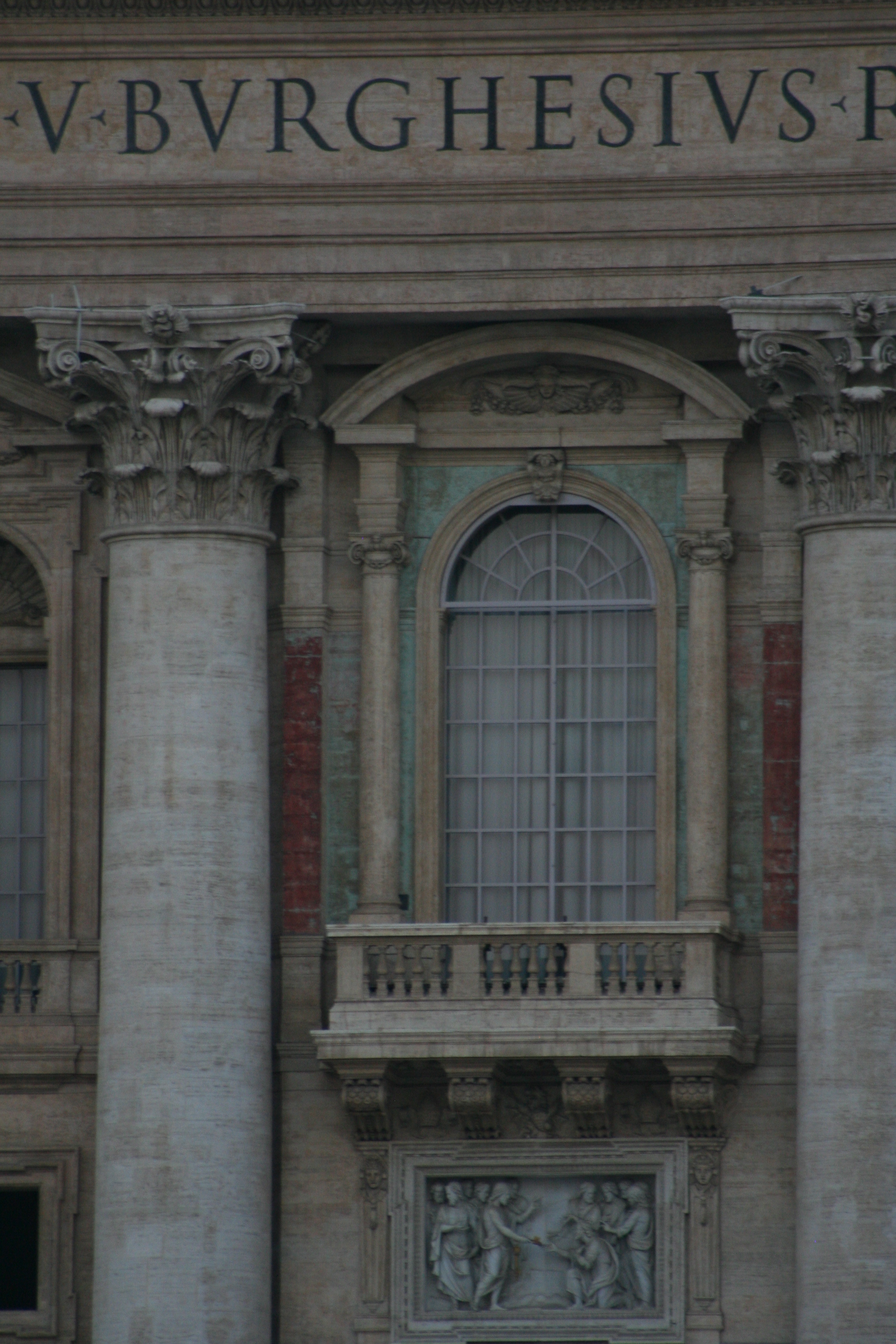 balcony vatican.jpg