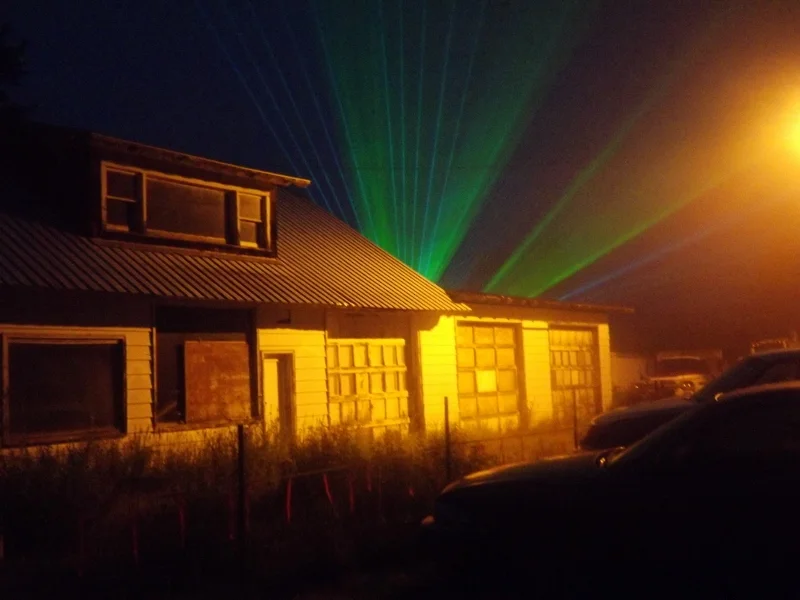 Blue_Green_House_Ligh_800x600_.jpg