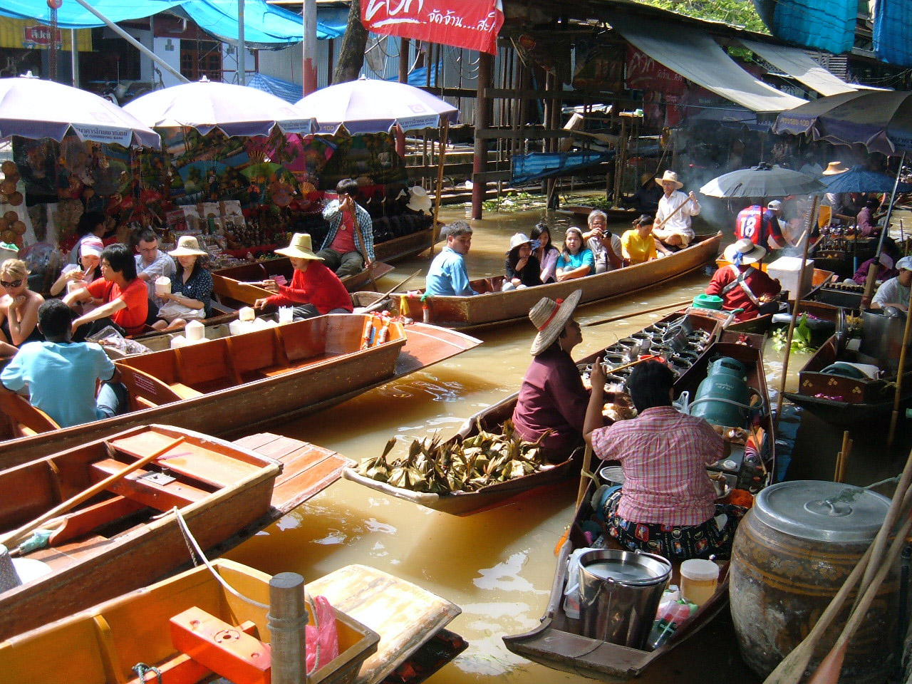 Floating_market_at_Damnoen_Saduak_2.JPG