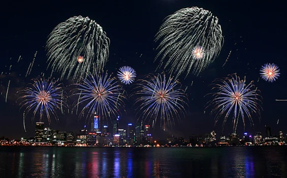 new-year's-eve-luxury-swan-river-cruise.jpg