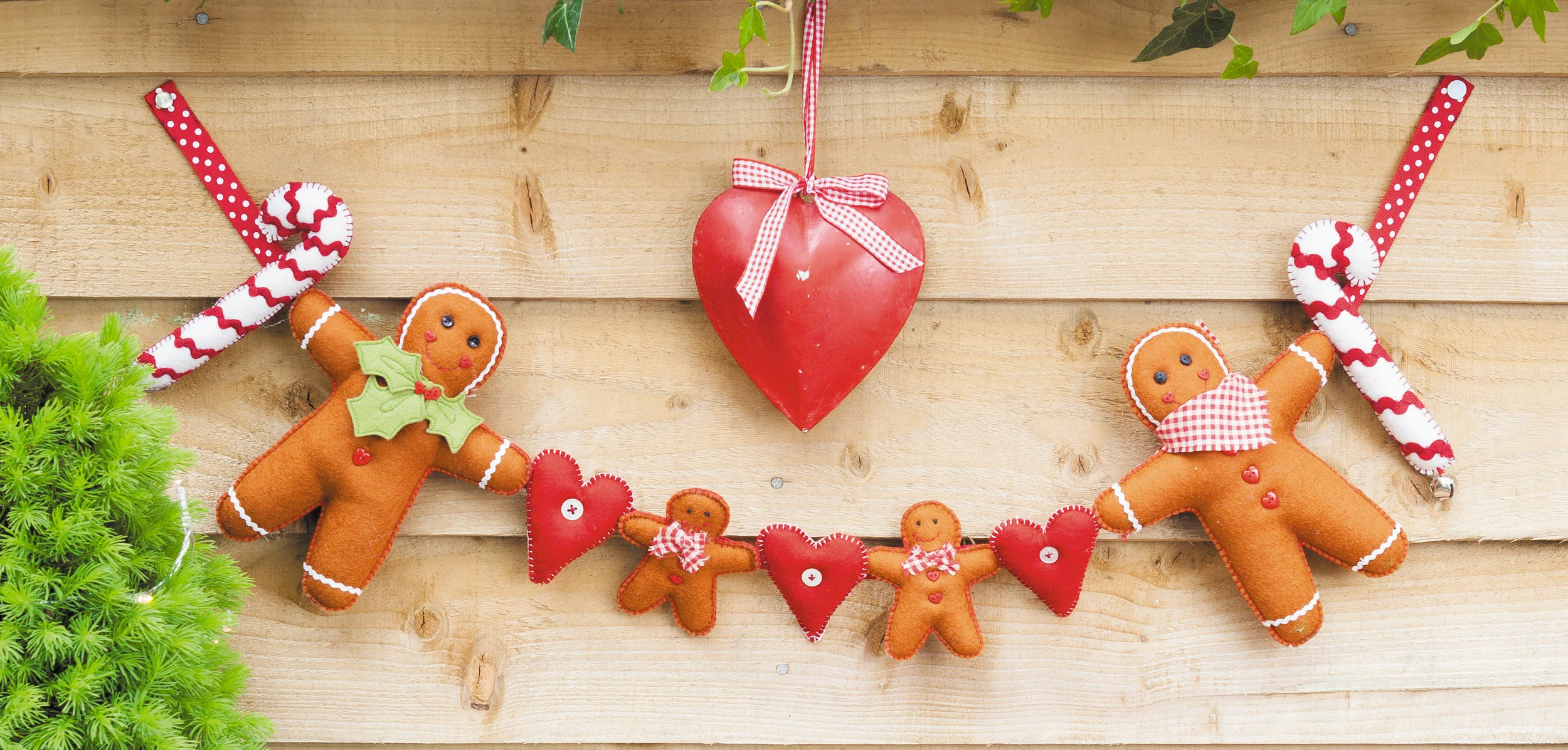 Gingerbread Garland Hi Res.jpg