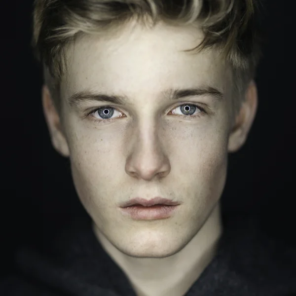 Louis Hofmann