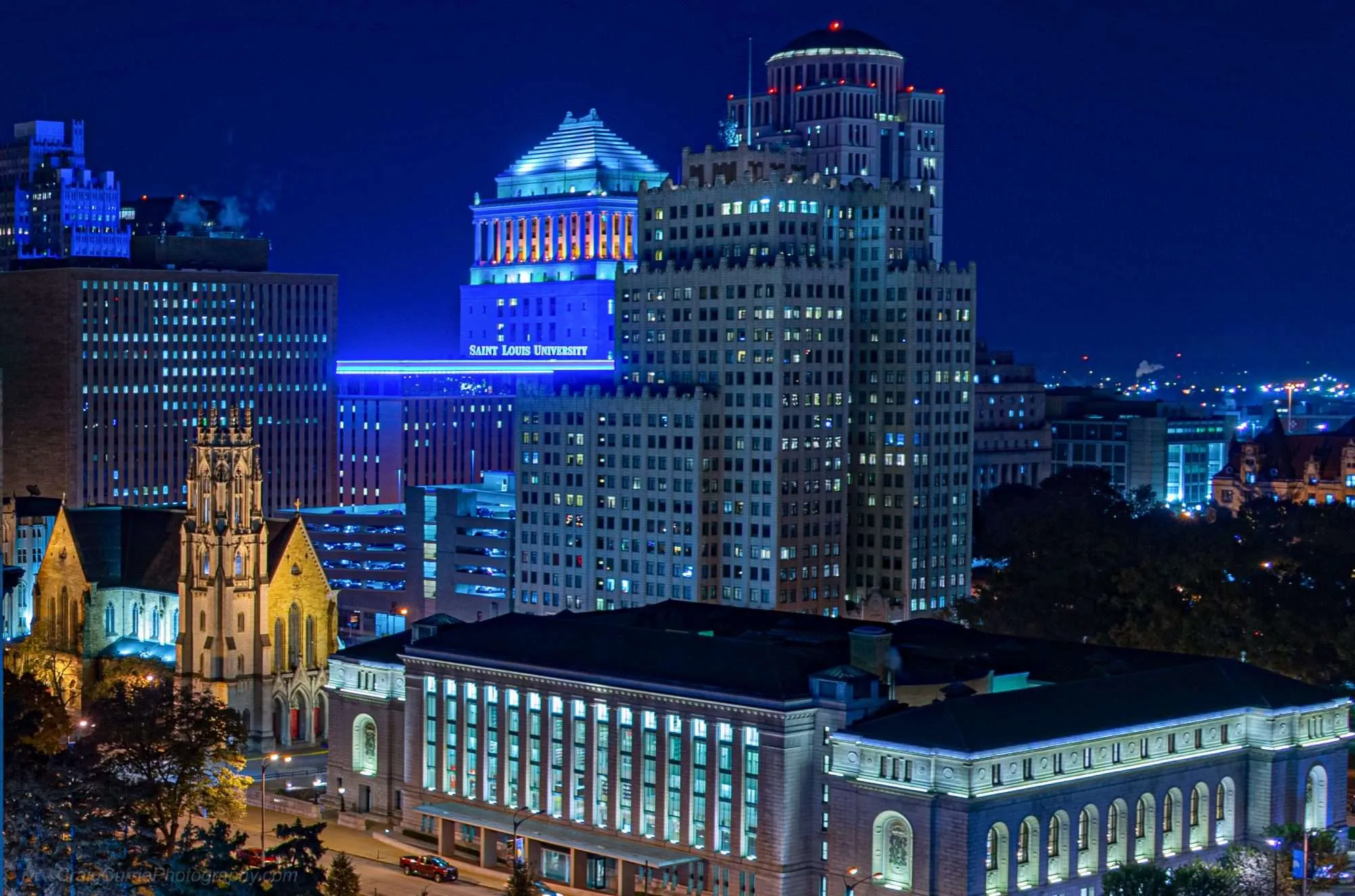 St.-Louis-from-rooftop-bar-of-The-Last-Hotel-STL.png