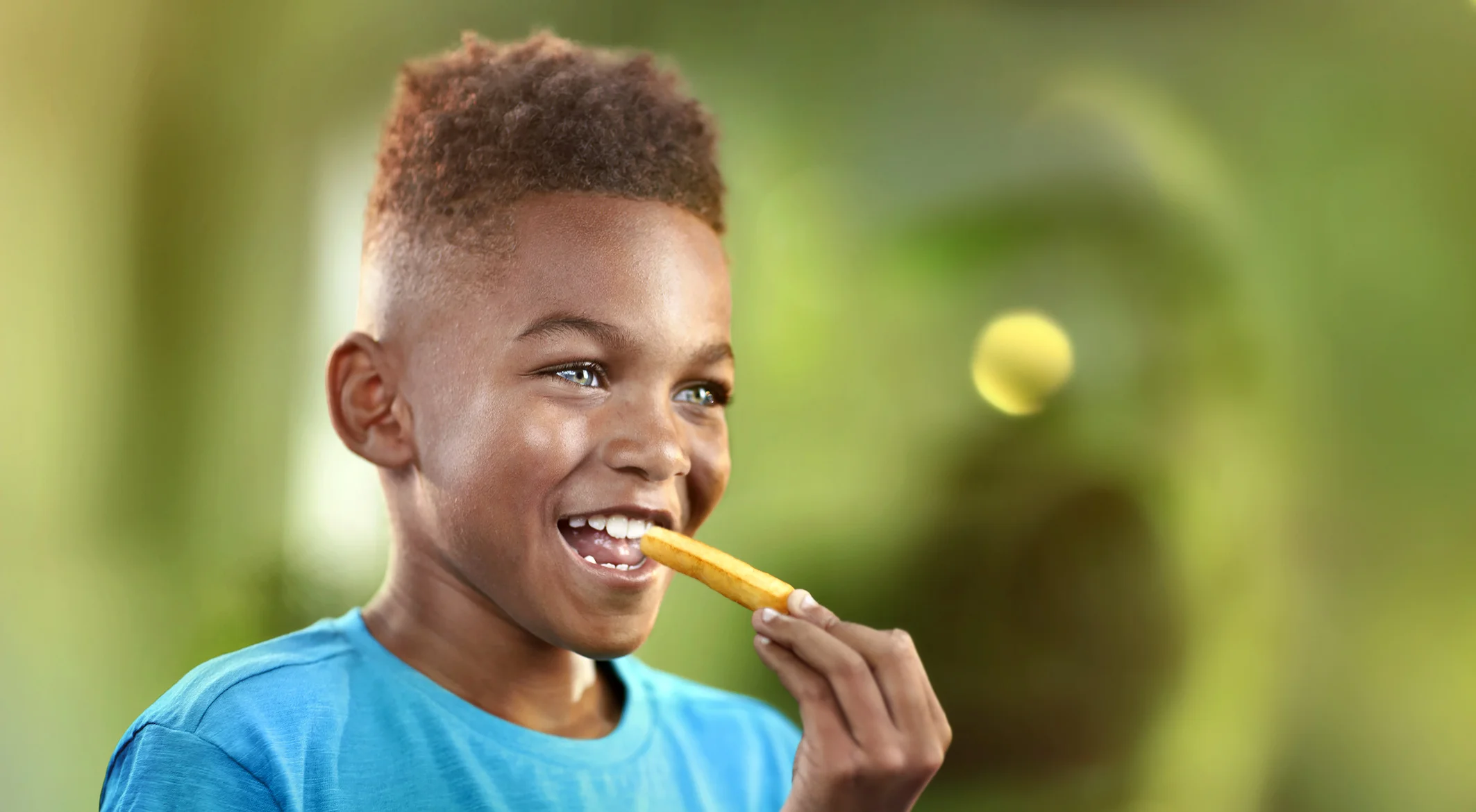 2018_07_24_Philips_Airfryer_XXL_EatingChips_Boy_163_RT4.jpg
