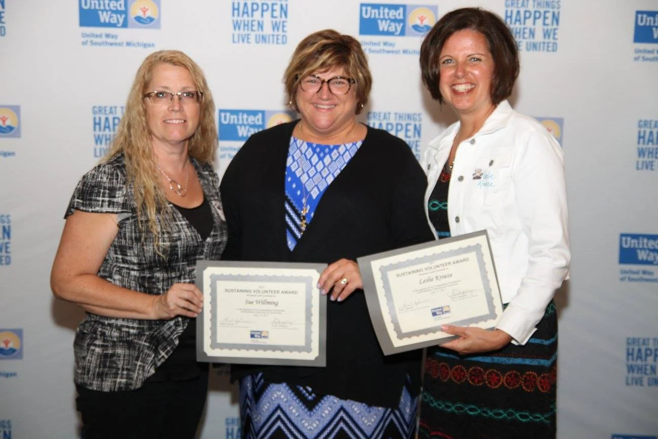 Sue Willming and Leslie Kroeze, 2017 Sustaining Volunteer Award Winners
