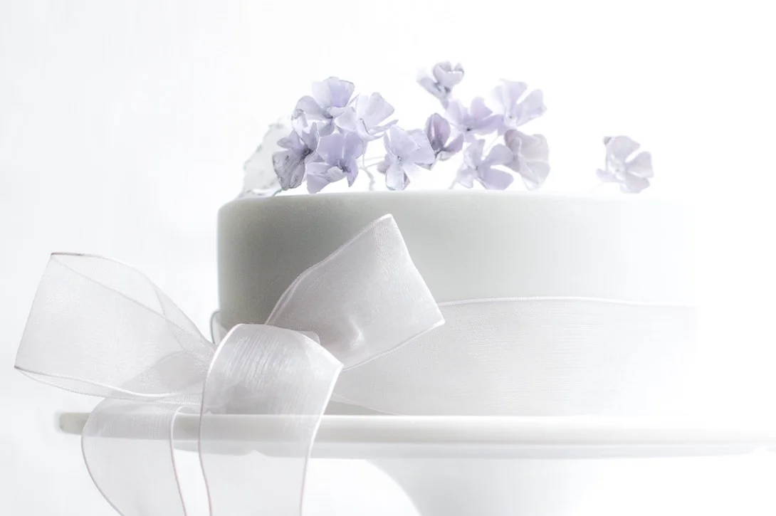 Dove grey, lilac and pewter wedding cake