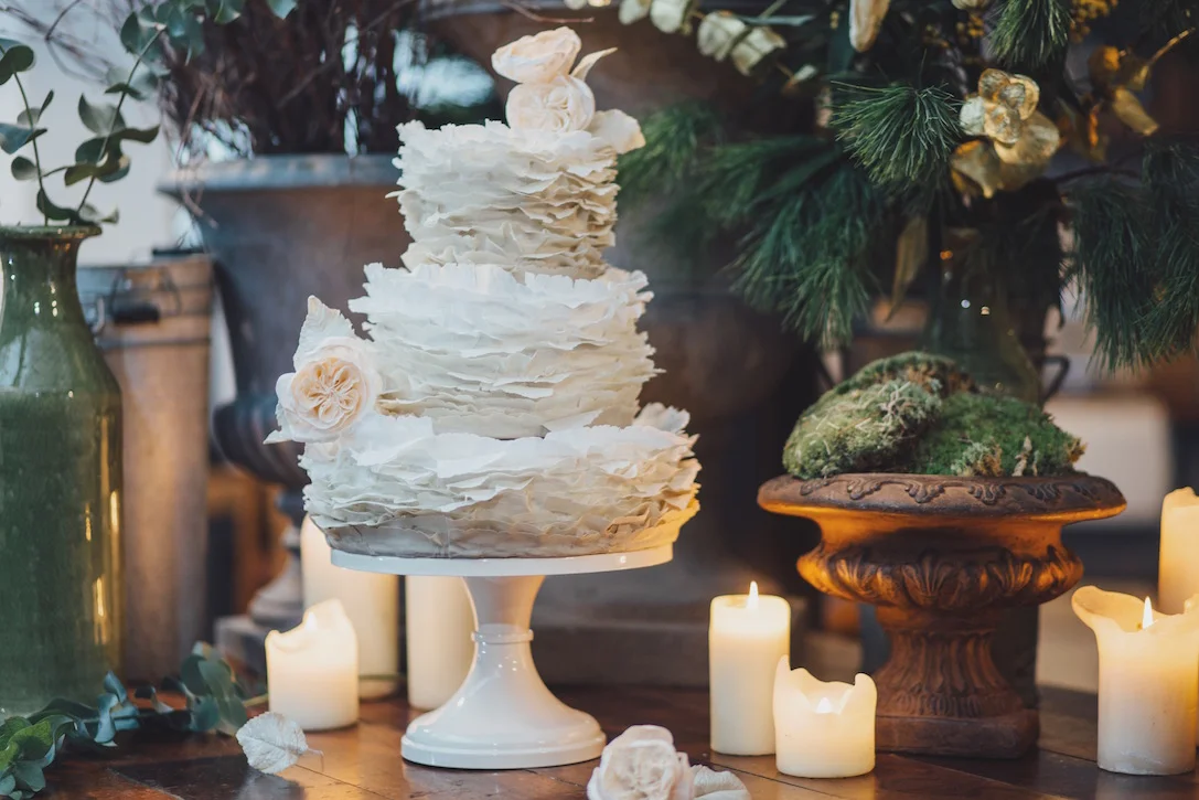 "Torn paper" ruffles wedding cake