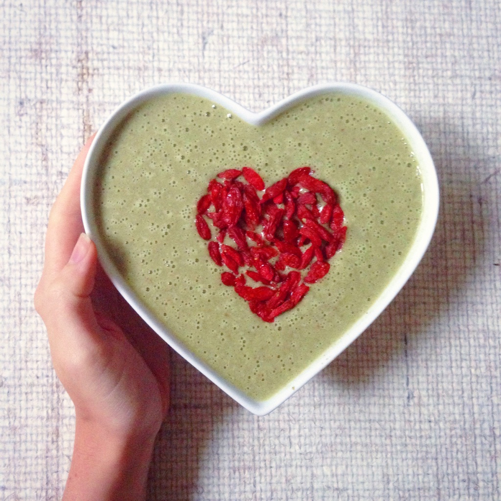 Green juice/smoothie bowl: high protein, hemp/rice/pea protein, wheatgrass, barley grass, maca, goji berries, cinnamon, flax seeds