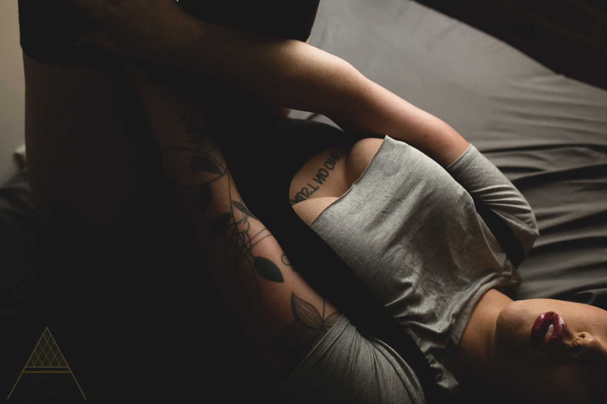 intimate-lifestyle-boudoir-photography-gastown-vancouver-unapologetically-feminine-aiota
