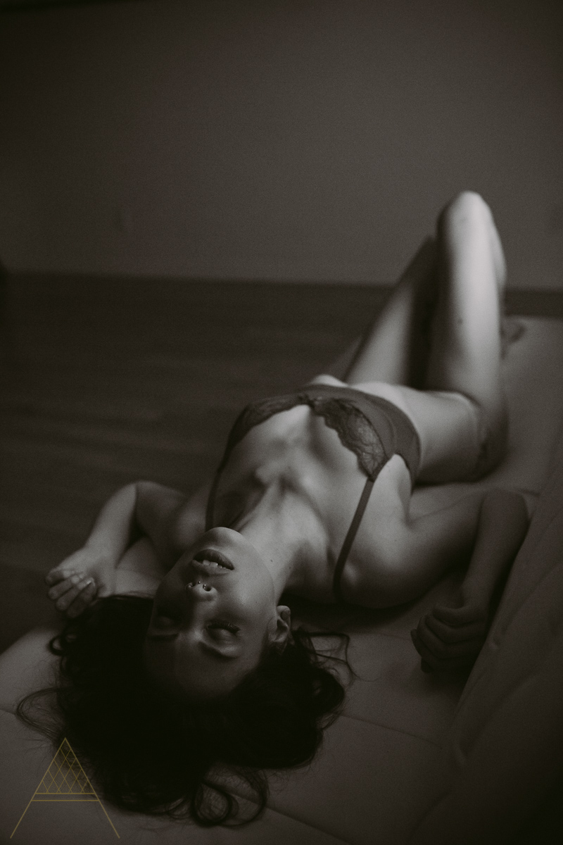aiota-boudoir-intimate-portrait-photography-vancouver-27.jpg