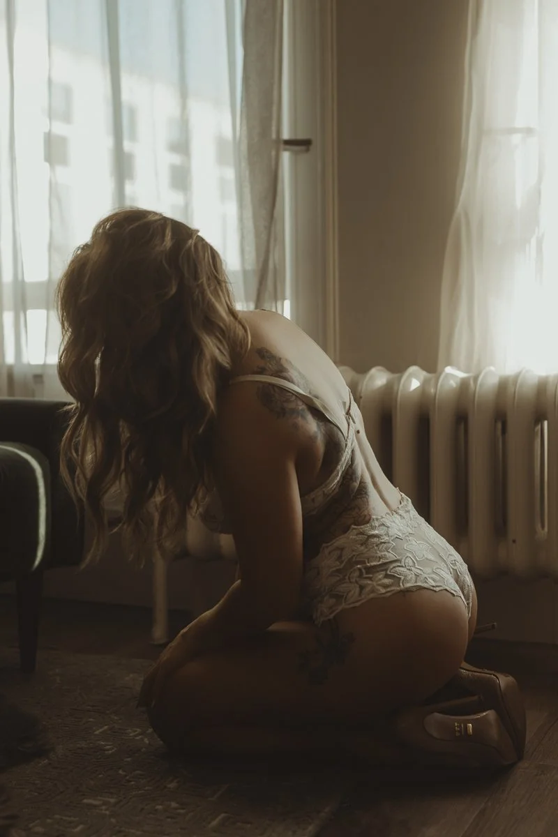 custom-boudoir-photoshoot-in-vancouver-bc-10.jpg
