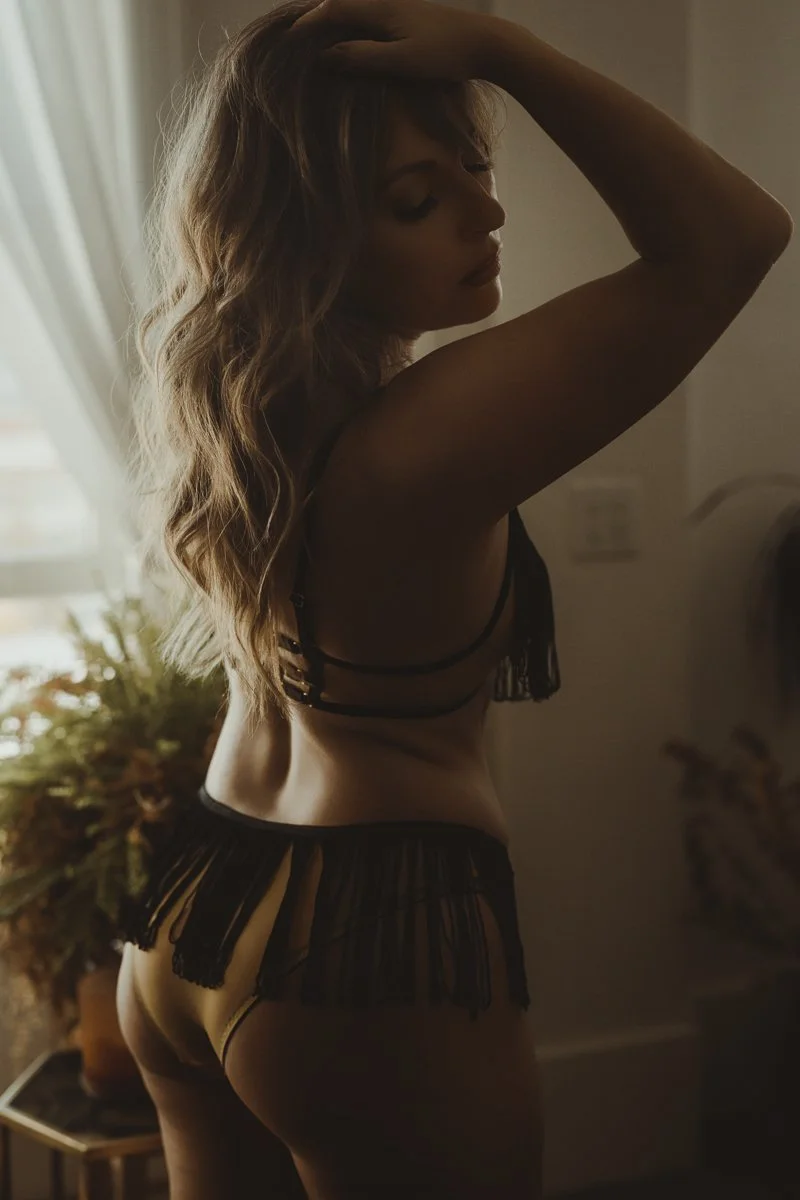 custom-boudoir-photoshoot-in-vancouver-bc-15.jpg