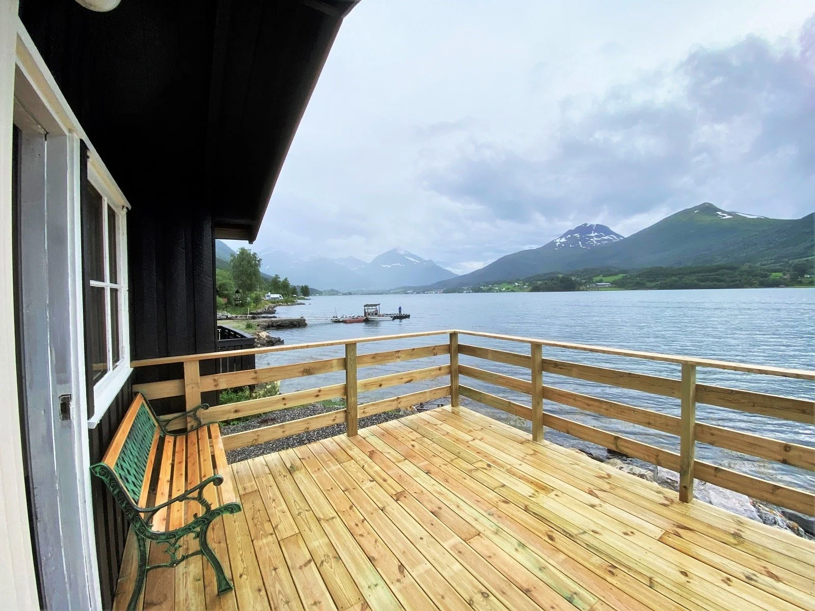 Cabin 7 Balcony view-moutains-fjord-waterfrontview.jpeg