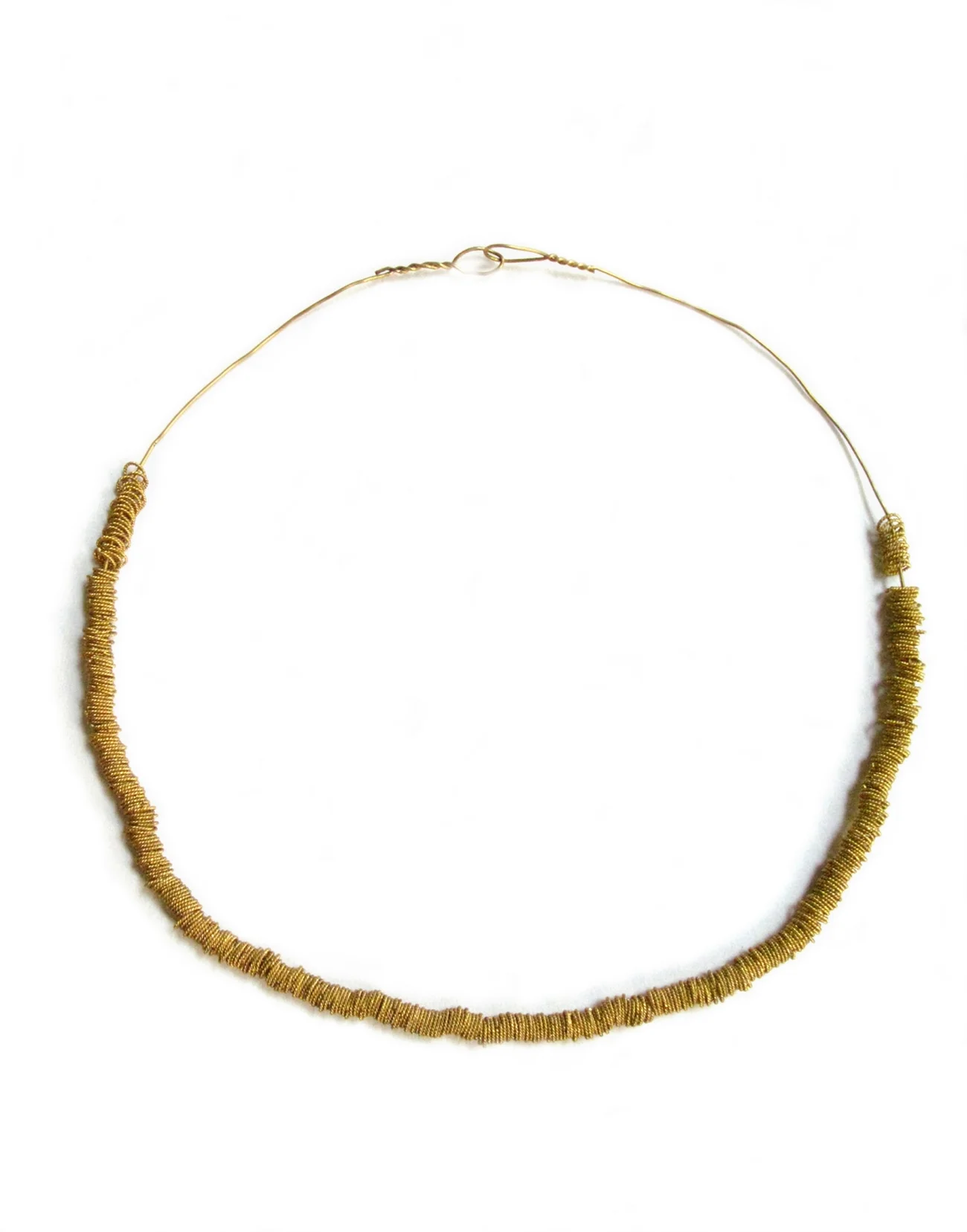 Making Without Much Adding necklace 2013 gold wire (twisted, formed, assembled) 10 cm in diameter