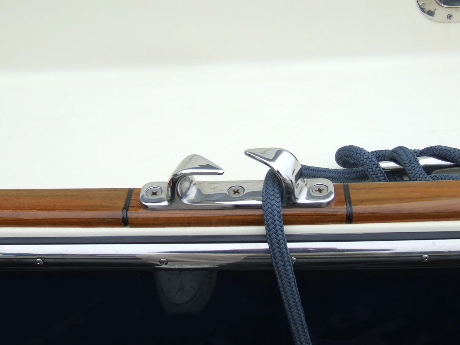 Hill's Marine Varnish 039.jpg