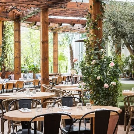 07-the-best-places-to-drink-outdoors-in-paris-this-summer.jpg