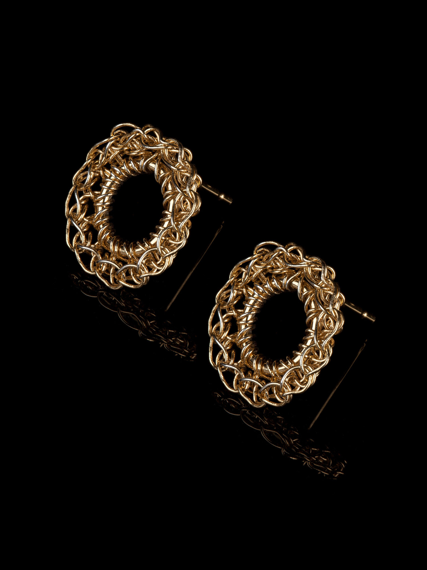 circle_studs_18y.jpg
