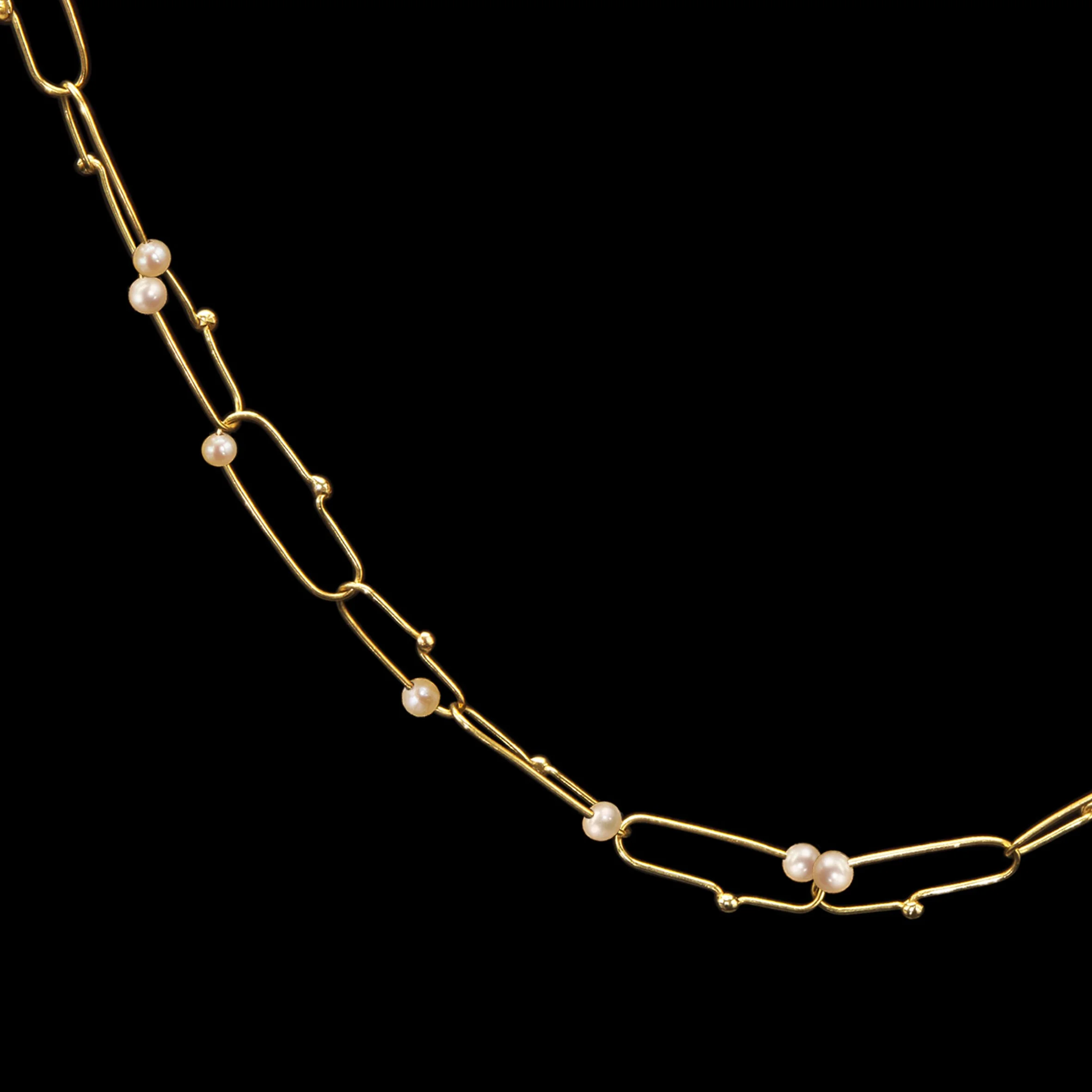 abacus_pearl_neck_close.jpg