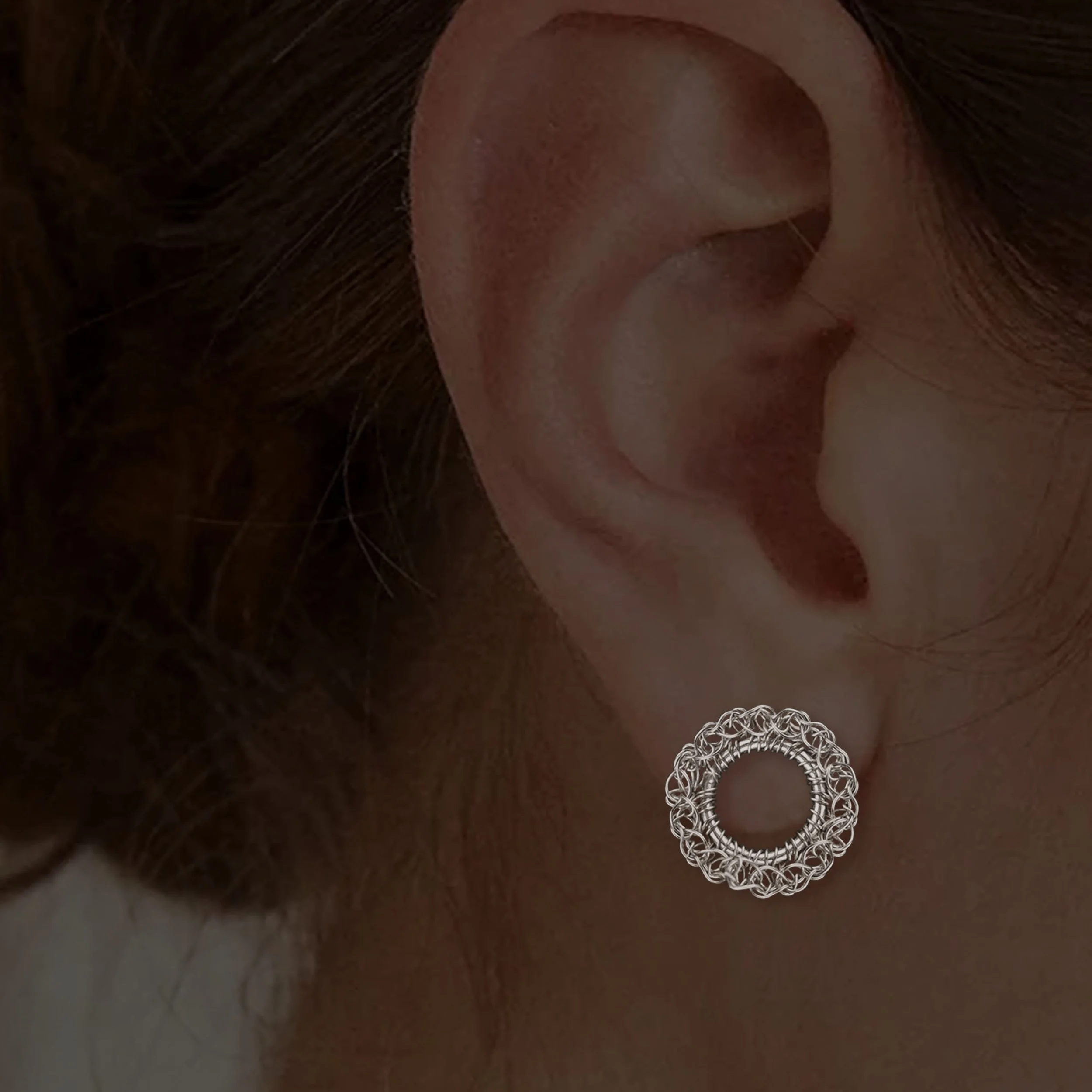 circle_studs_silver_body_close.jpg