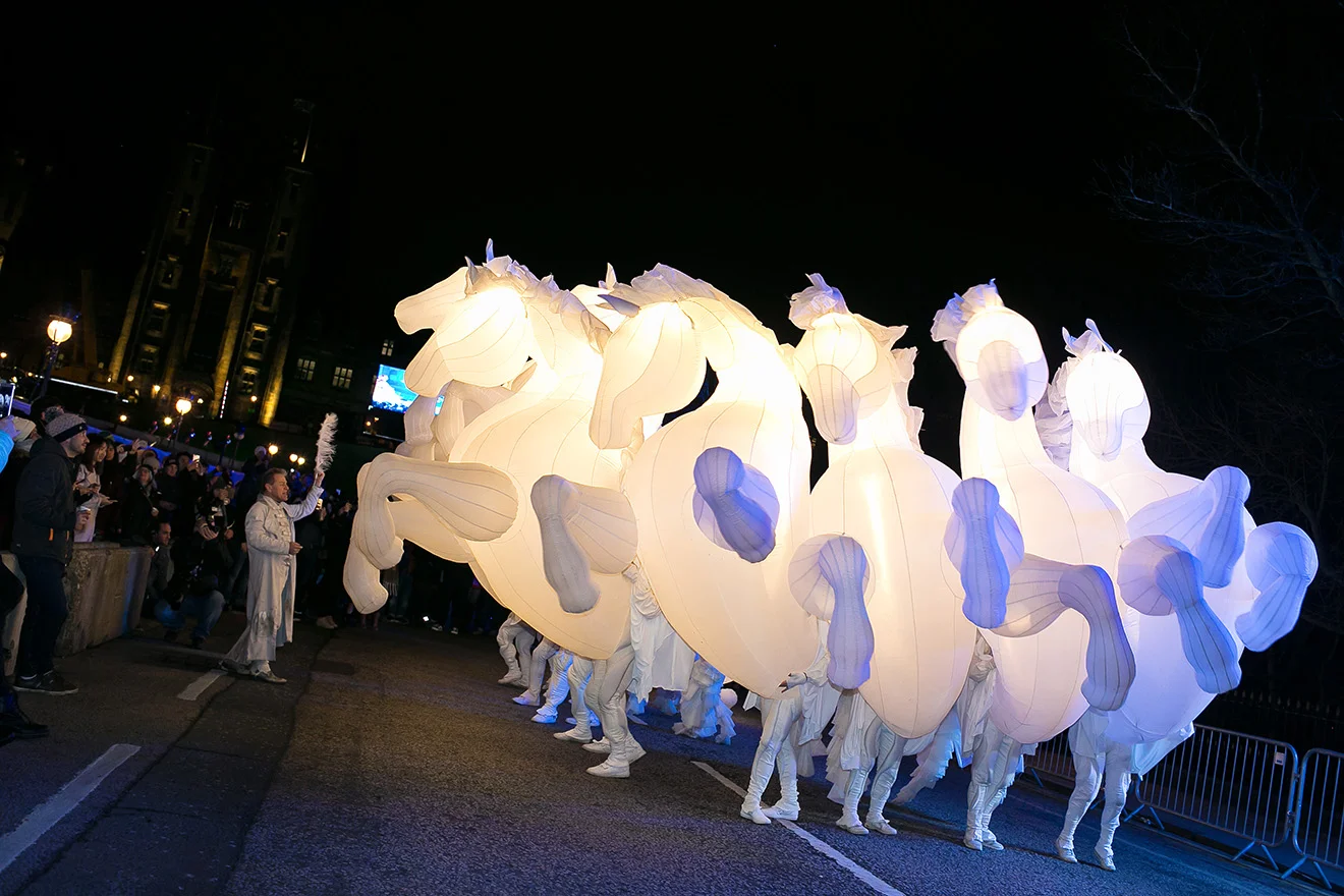 EdHogmanay_StreetParty_JessShurte_014.jpg
