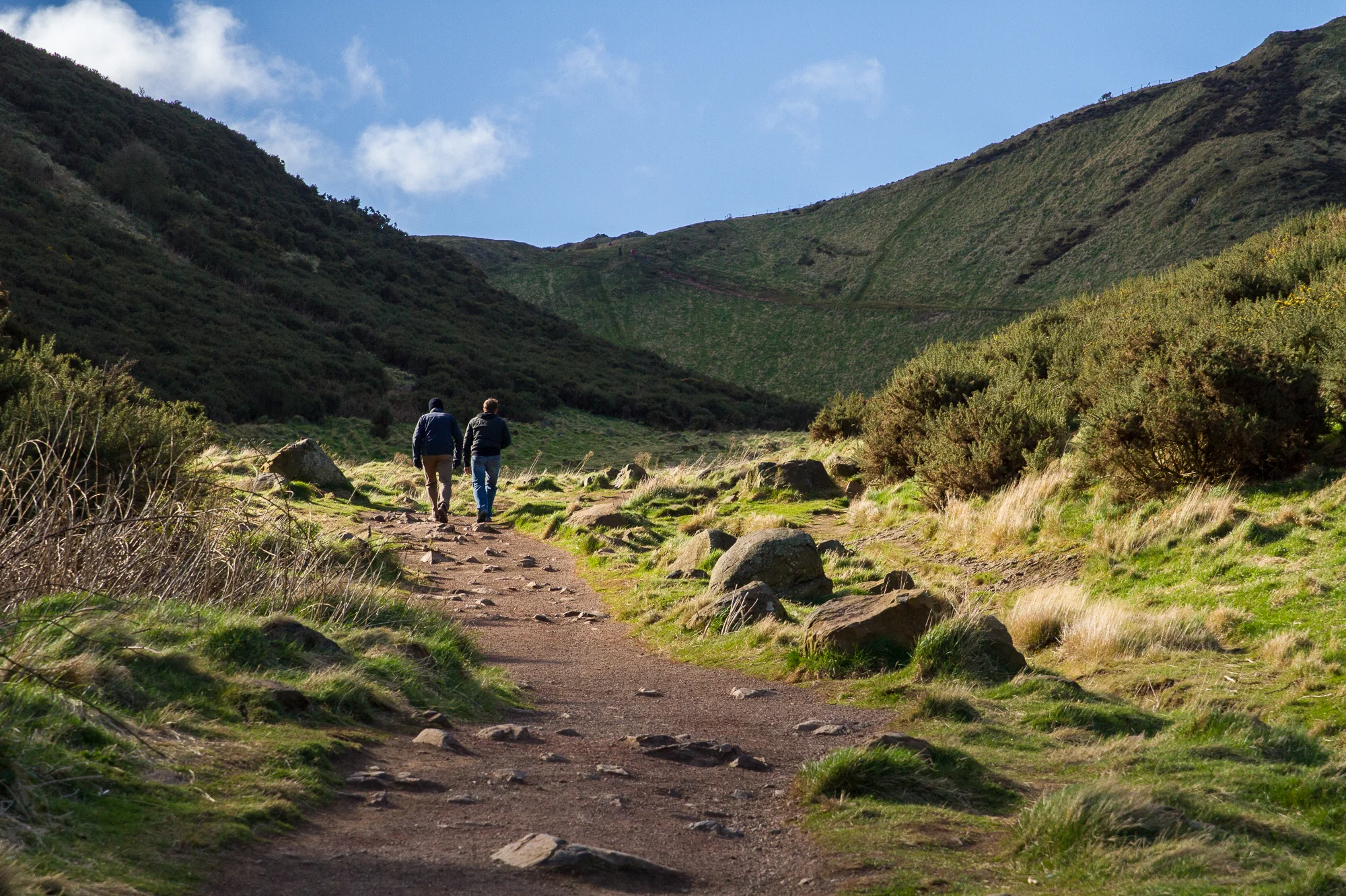 The path to Arthurs Seat, in Holyrood Park located in the center of Edinburgh, Scotland. April 29 2013. (© Fernando J Tirado 2013)