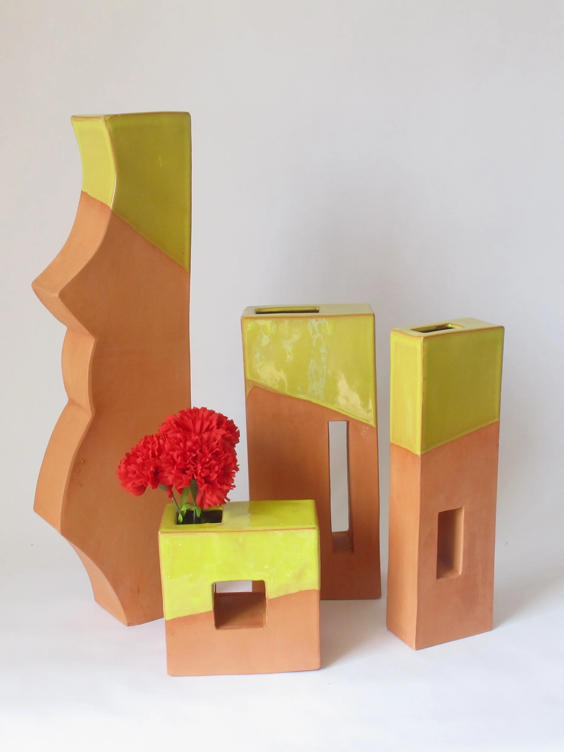 Wayne Perry, Square Vases , terra-cotta, 2015.
