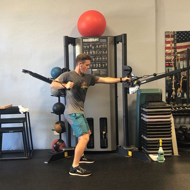 Training for an ultramarathon always leaves me short on time for strength work. It is really easy to skip lifts in favor of more miles. Because of this I prefer shorter strength workouts with a clear purpose and no slacking. .
Today I started with 4x4:00 Lactate Threshold on the bike at 242, 248, 250, and 247 Watts.
.
Then worked on explosive strength with cable push/pulls and 28kg KB swings.
.
3 x 10 KB Swings with 3 x 10 per side of cable Push-Pull. I always have a heavier weight for the pulling arm.