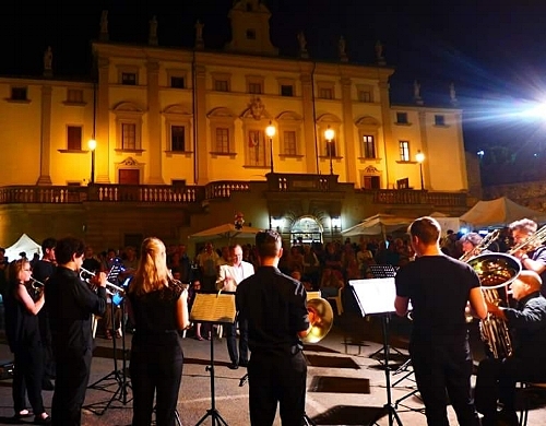 Performing music for brass dectet outside Il Teatro di Anghiari (Photo credit: Adam Howcroft)