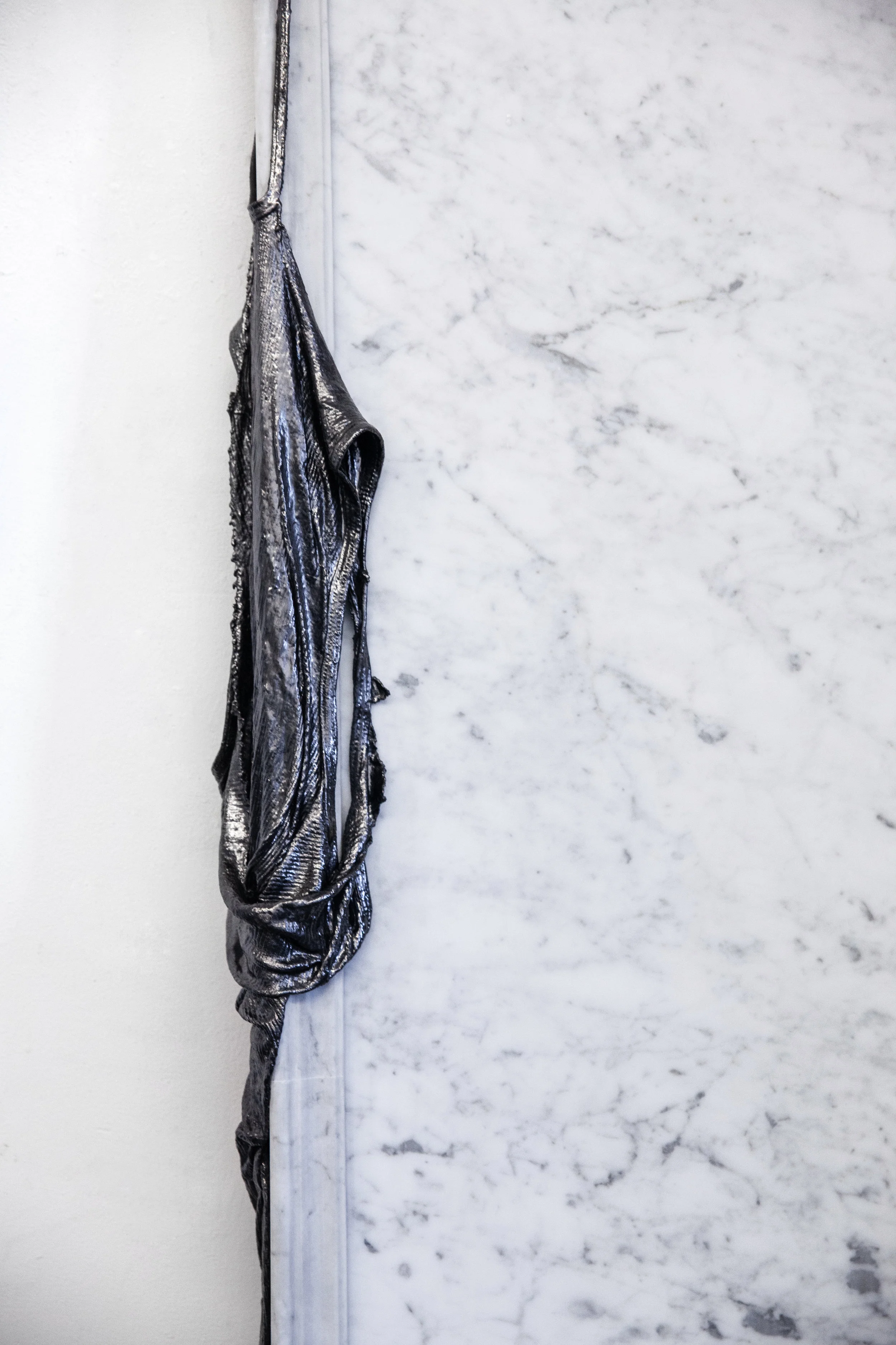 Mirroring The Unseen, DETAIL