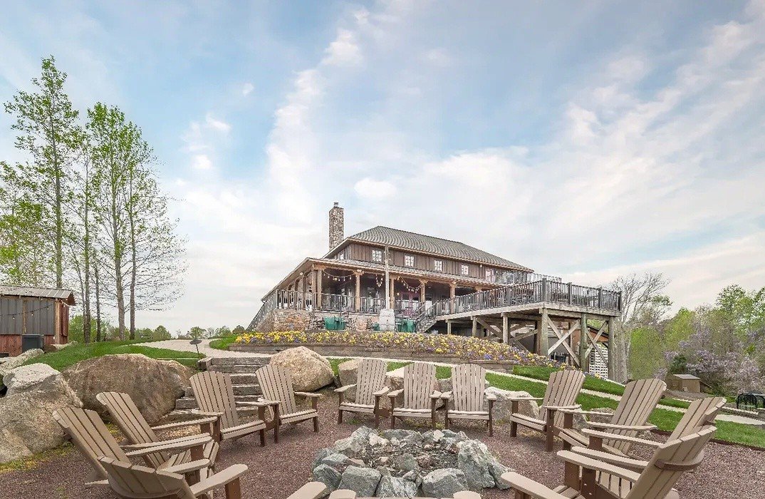 This view isn't going to enjoy itself. ☀️ Stop in today while the sun is shining, then come back this weekend when the fire pit gets going. 🍷

This weekend at the winery:

Saturday, 3/28
- Winery hours 11am-6pm
- The Scottish Pig food truck 11am-5pm