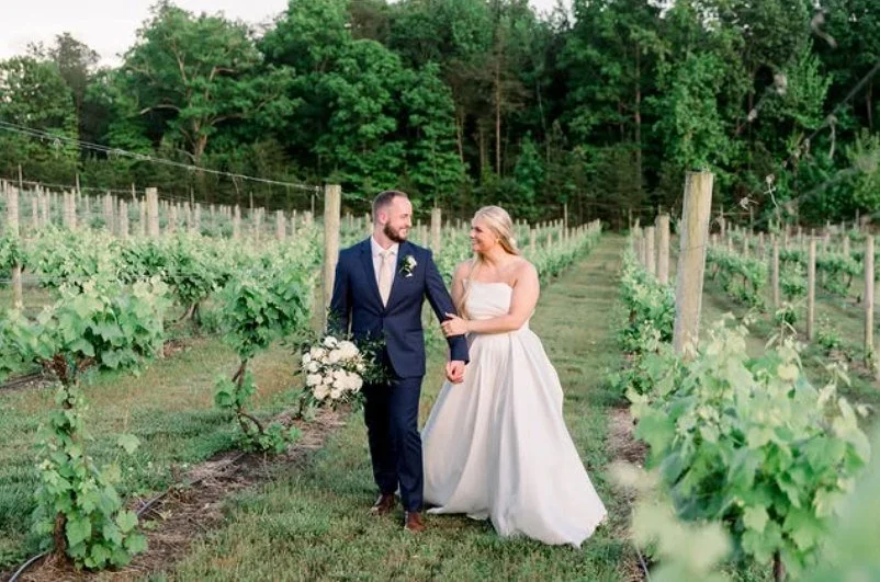 Love is in the air! 💕

Email events@saudecreek.com to learn more about having your wedding at Saud&eacute; Creek!

📸: @carlyrosephotography