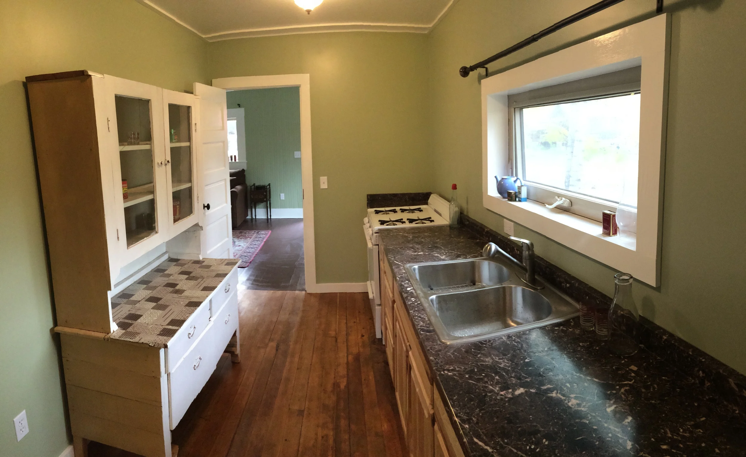guesthousekitchen.jpg
