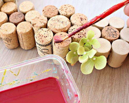 DIY Wine Cork Coasters Craft- The Homespun Hydrangea