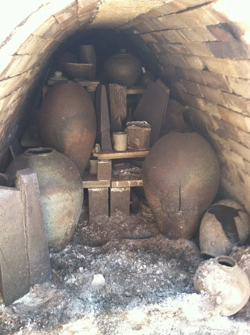 Opening of the kiln, in the firebox