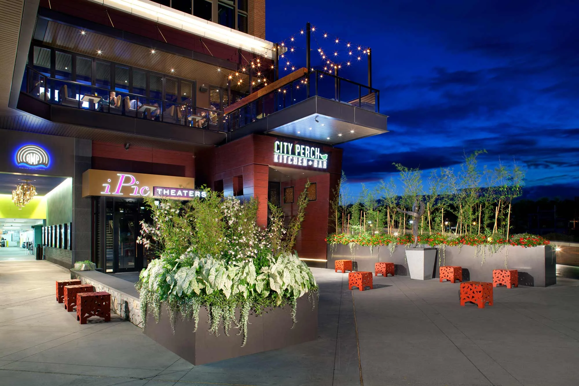 Mid-Pike Clinton & Associates Design Collective Planting Bed System Powder Coated Aluminum