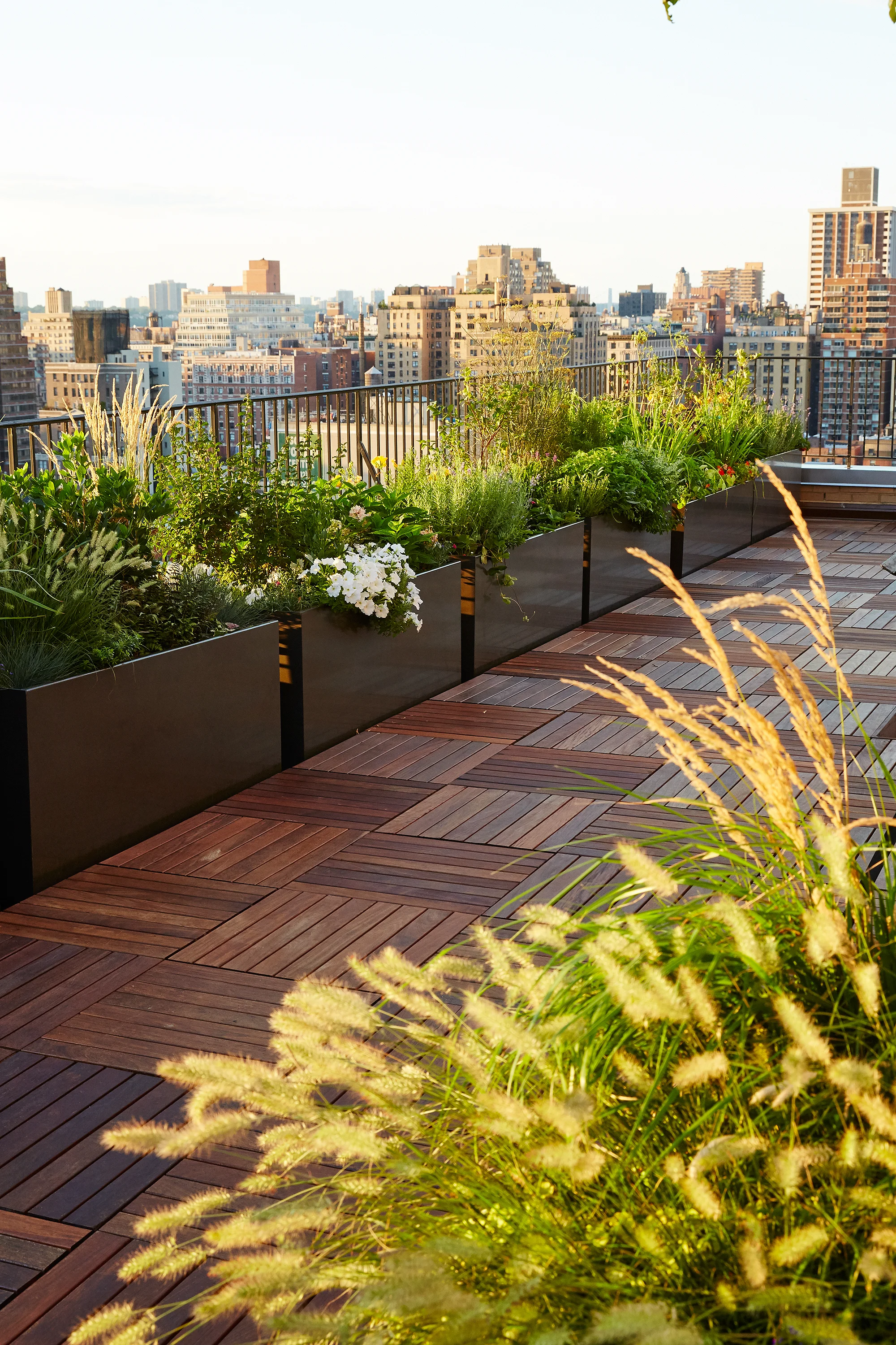 Buds The Standard Planter Carbon Powder Coated Aluminum