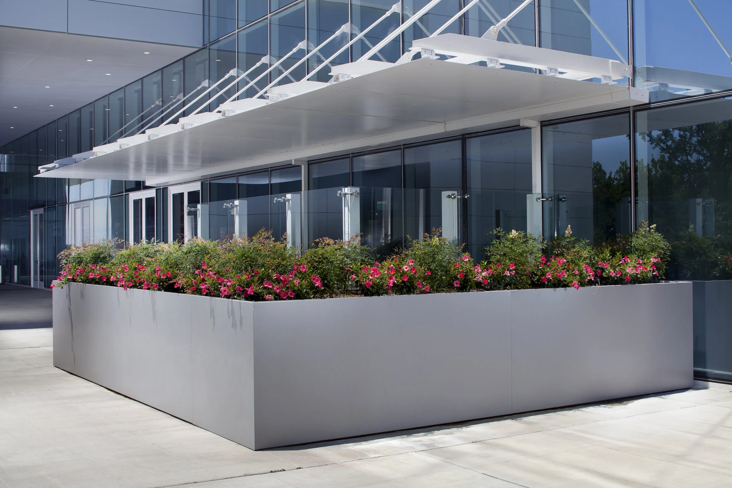MGM GRAND NATIONAL HARBOR WARREN BROTHERS Planting Bed System POWDER COATED ALUMINUM