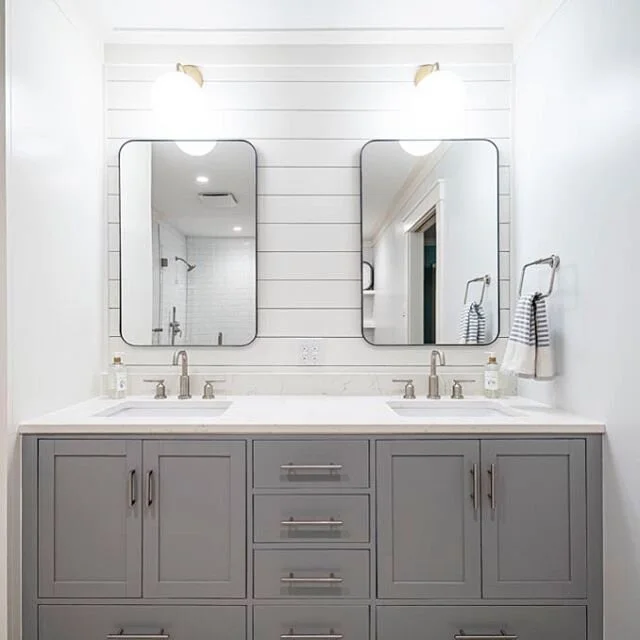 Double-vanity goals
⠀
⠀
📷: @paulgoimages
⠀
⠀
#thechathamcollective #fliporflopdallas #flippingdallas #homerenovation #homeremodeling #dallasrenovation #texas #renovation #remodeling #renovate #remodel #homeimprovement #diy #homeremodelers #fixeruppe