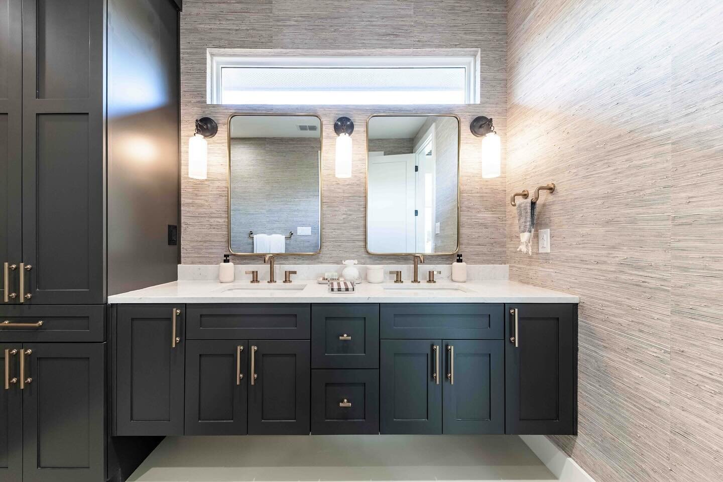 Thanks for your patience during the last few weeks. Between sickness, spring break, then moving - things are a bit wild over here. But let&rsquo;s flash back to our White Rock New Build and check out this beautifully design POOL BATH.