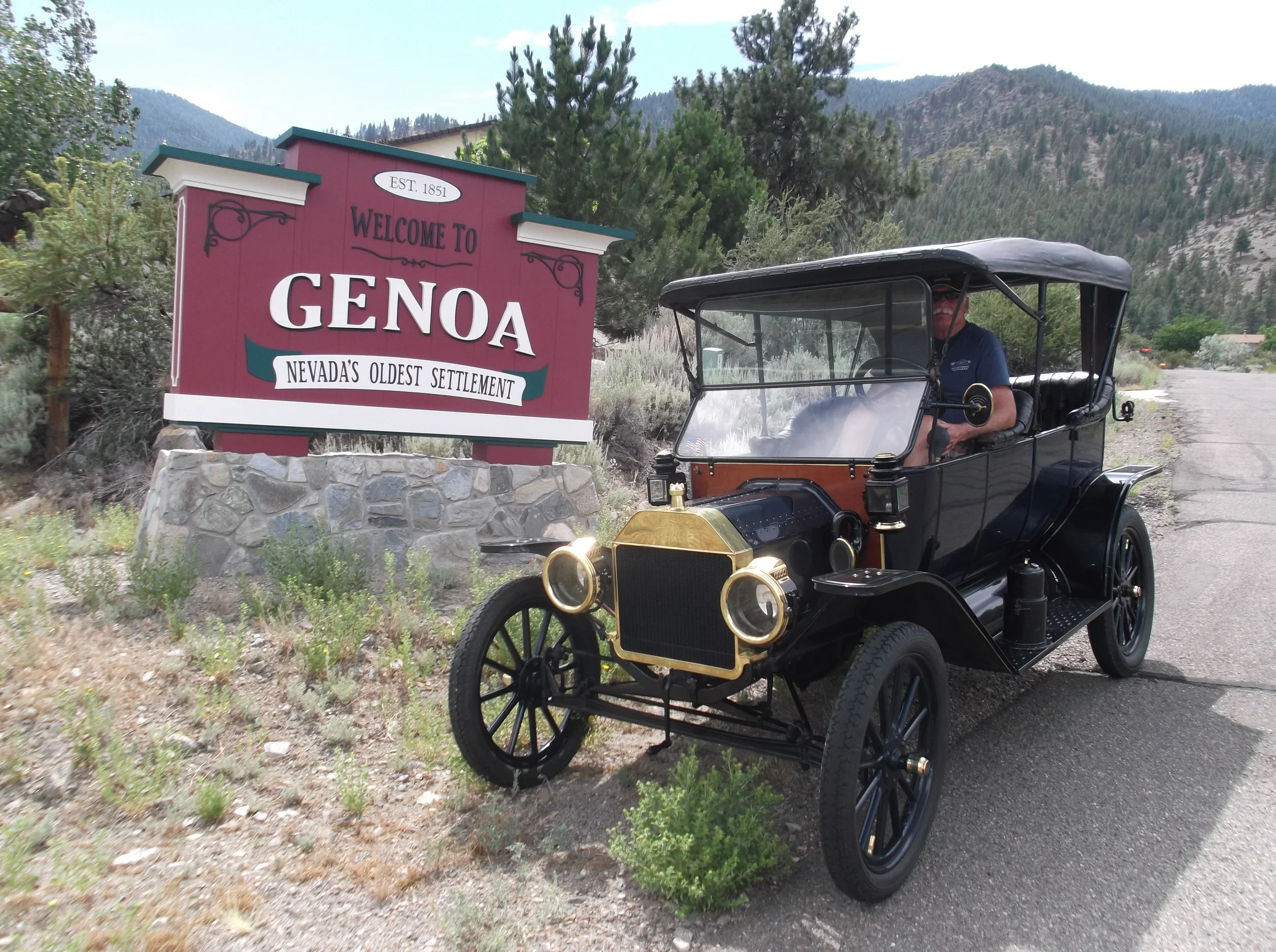 City Limit, Genoa.JPG