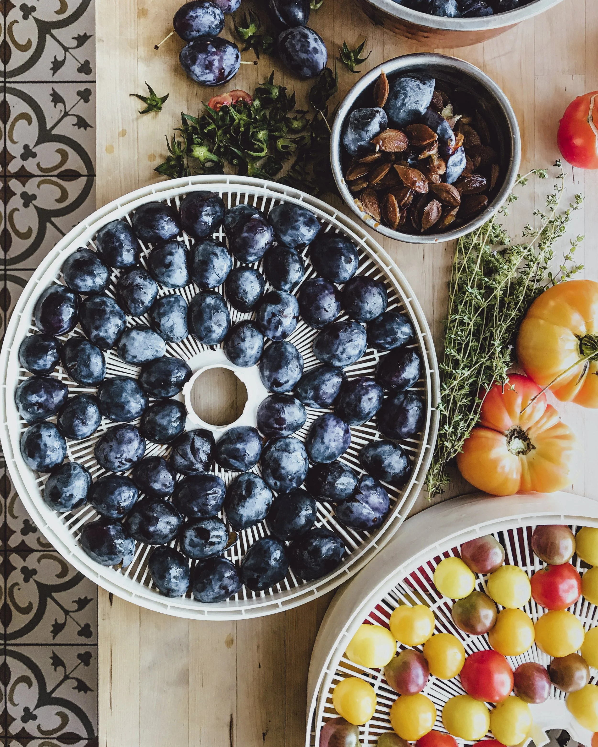 How to Dehydrate Plums: A Quick &amp; Easy Tutorial
