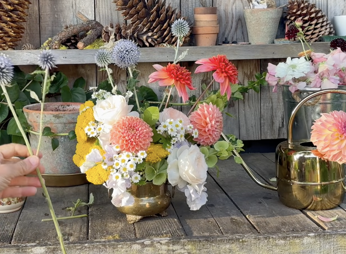 Easy ways to make flower arrangements