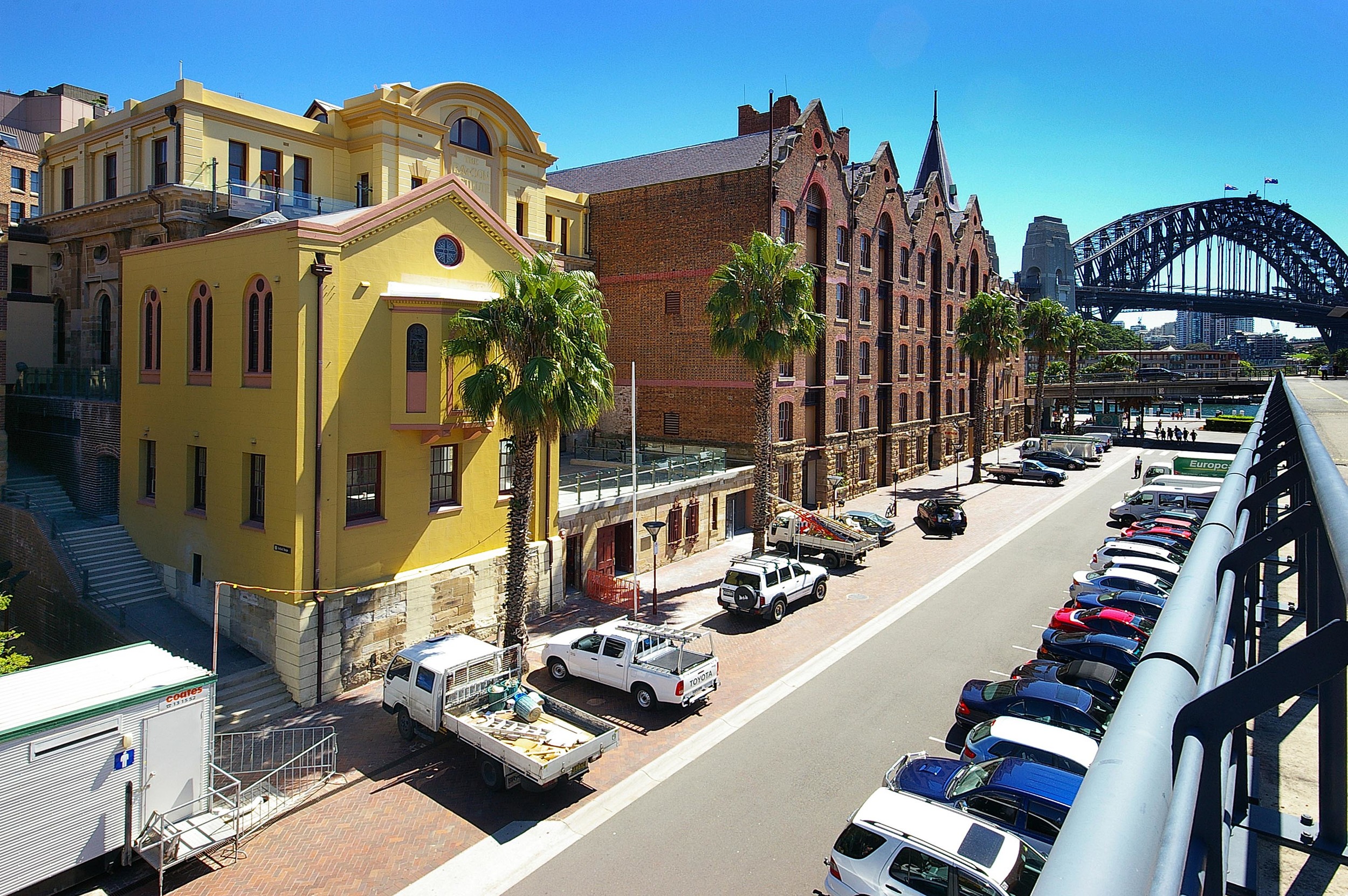 100 George St