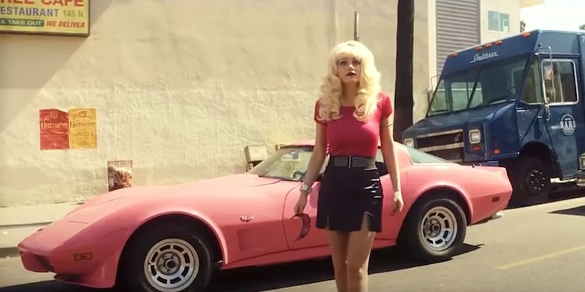 angelyne-car 1.jpg