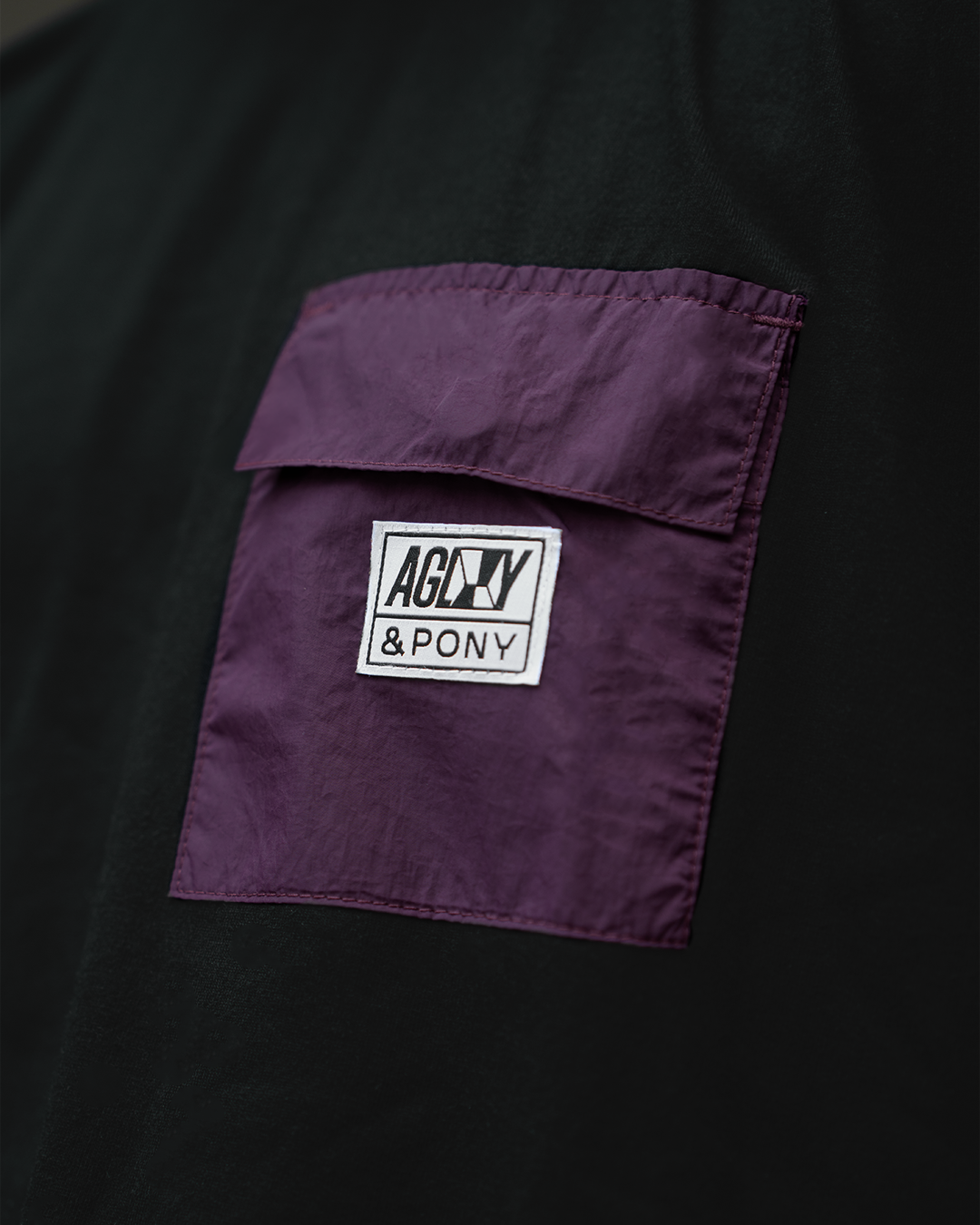 Detail-poket-Tee-Black.png