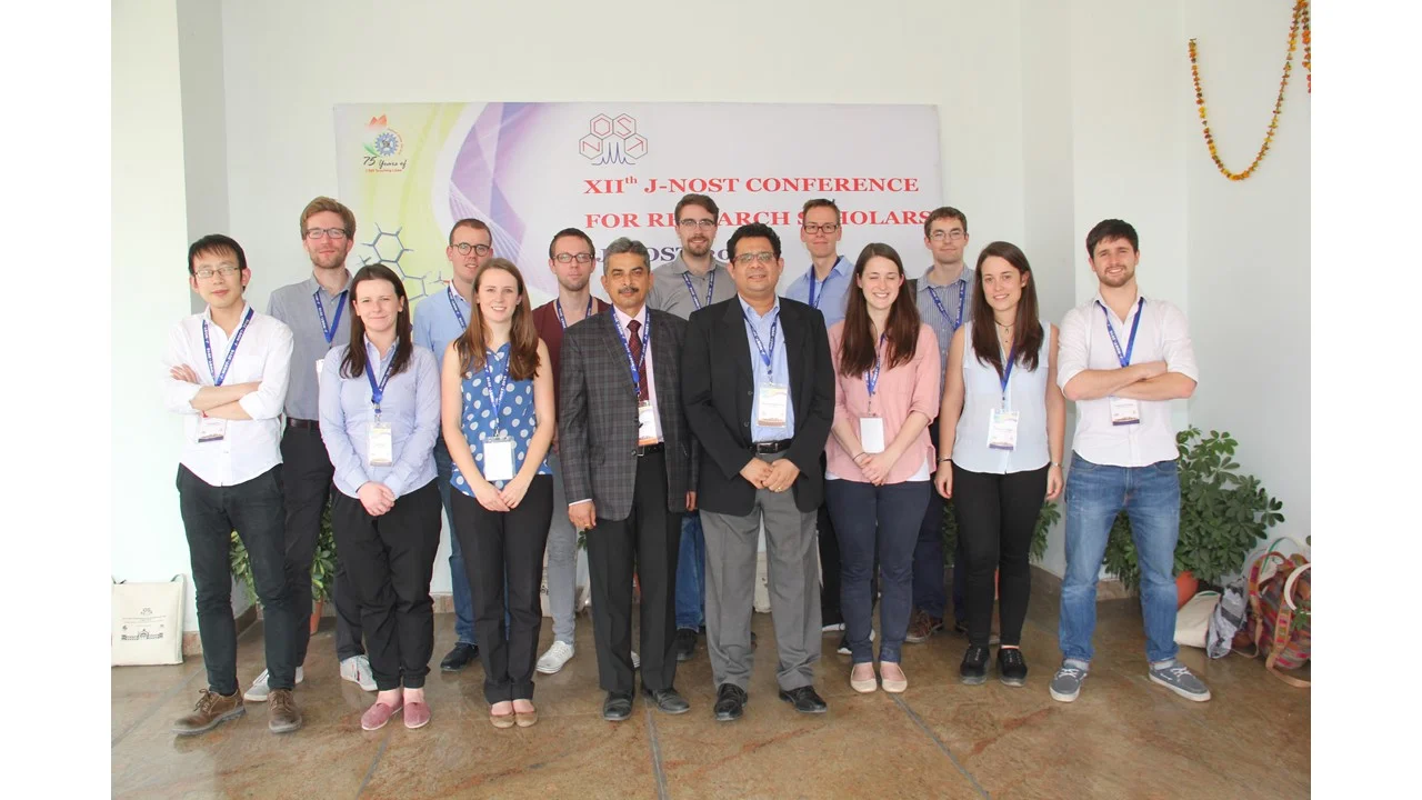 All the UK students with Prof Batra and Prof Veerma.jpg