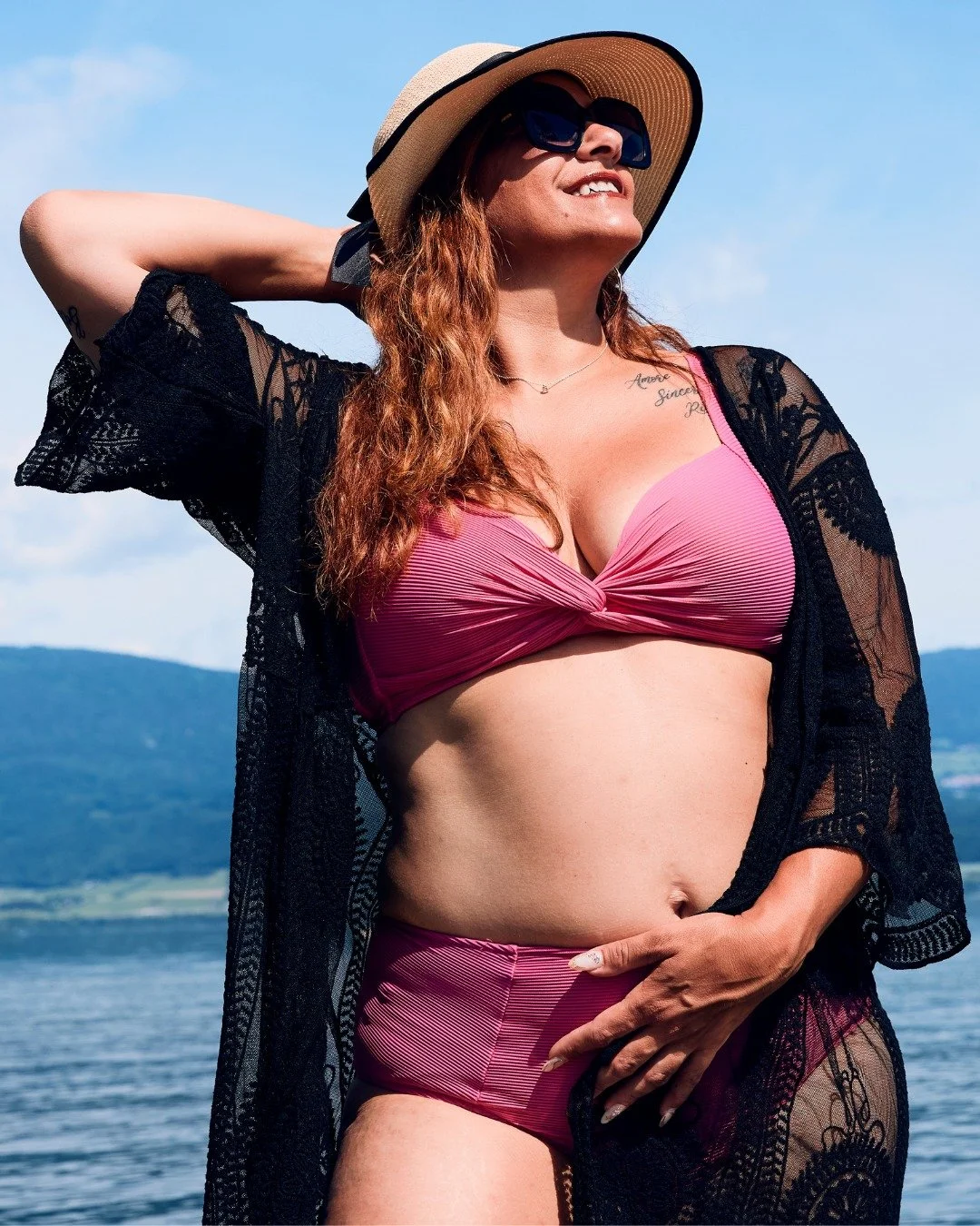 Le soleil revient&hellip; et avec lui, cette envie de l&eacute;g&egrave;ret&eacute; ✨

Un avant-go&ucirc;t d&rsquo;&eacute;t&eacute; avec Sandra, entre sable chaud, lumi&egrave;re dor&eacute;e et vibes qui sentent d&eacute;j&agrave; les vacances ☀️🌊