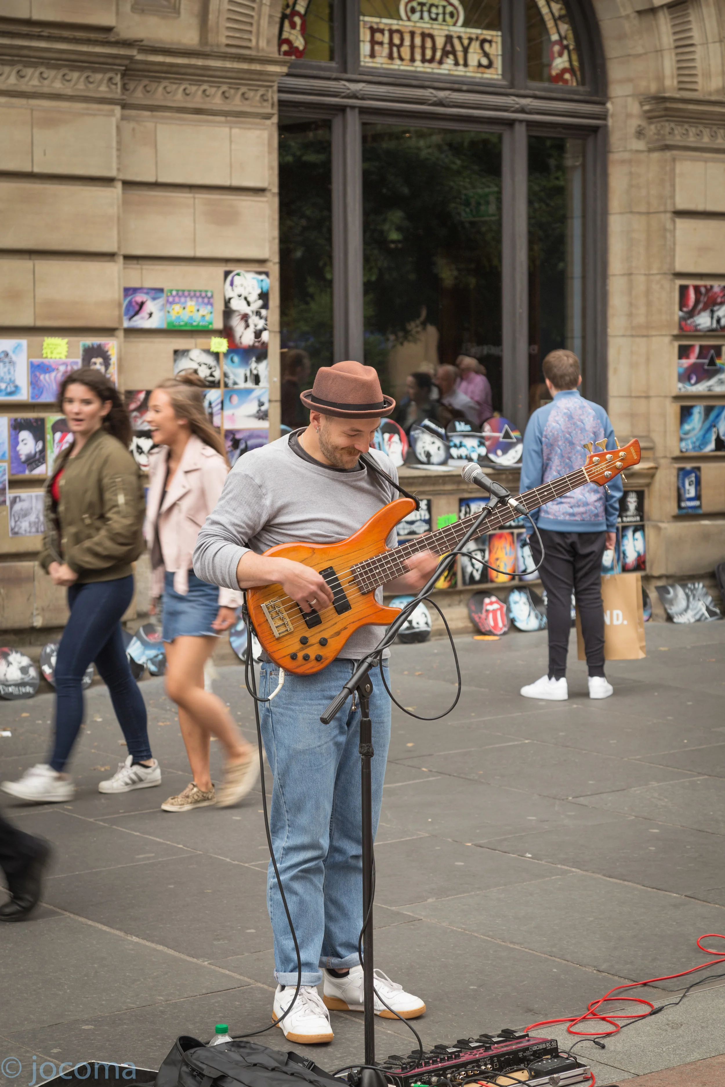 Glasgow busker