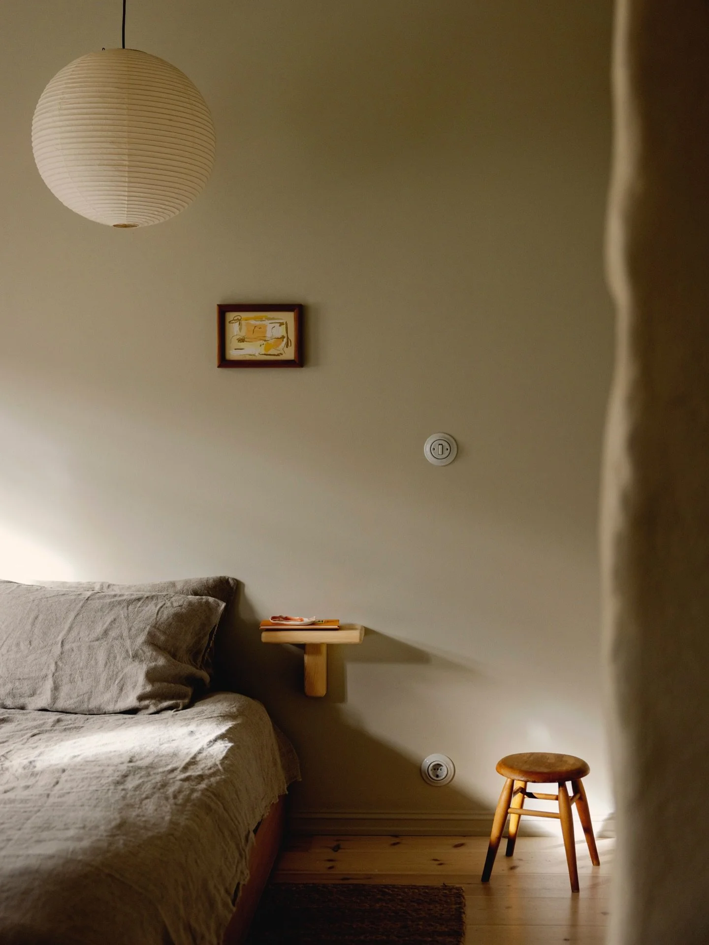 Just before winter arrived in Oslo, I spent an afternoon with Mikal and Linda in their home in Kampen. I really admire how thoughtfully they&rsquo;ve approached the renovation of this space. Every material carefully considered, all working beautifull